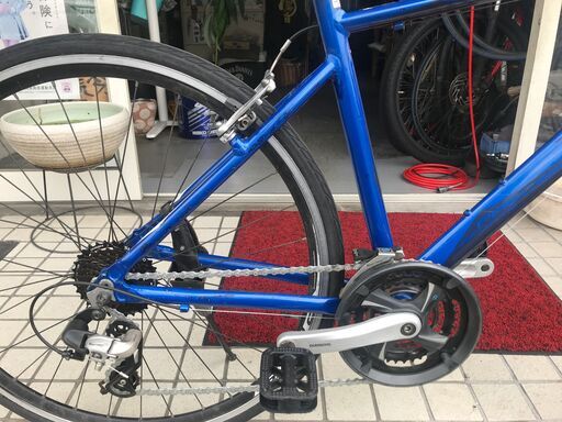 ブルーのクロスバイクプレシジョンレストア済みのとても綺麗な中古です  