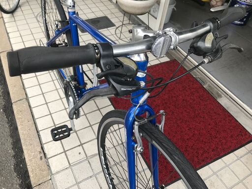 ブルーのクロスバイクプレシジョンレストア済みのとても綺麗な中古です  