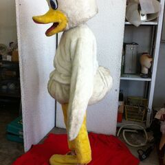 格安中古短期使用　着ぐるみ・本格イベントスーツ　「ビックバード・アヒル」。 　動物・等身大　本体丈夫で、消臭・清潔な樹脂製・国産手造り品、本体スーツ、手、脚、靴セット。洗濯出来ます。 　パンダ・コアラ・トラ・ブタ・トラサル等１３種各1着先着限り。 格安中古短期使用 着ぐるみ・本格イベントスーツ 「ビックバード
