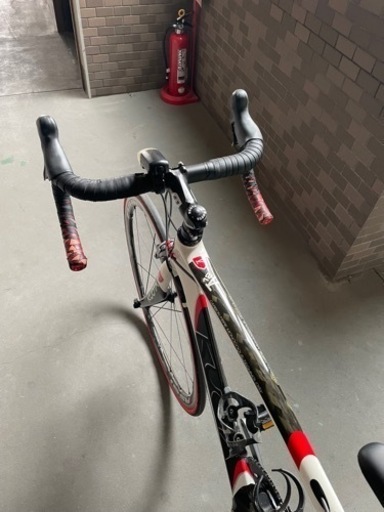 3人お話中)ロードバイク kuota カルマ