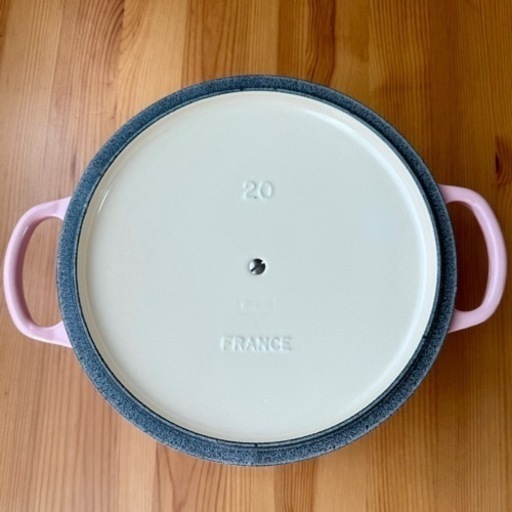 ルクルーゼ ココット・ロンド 20cm 未使用 ル・クルーゼ(Le Creuset