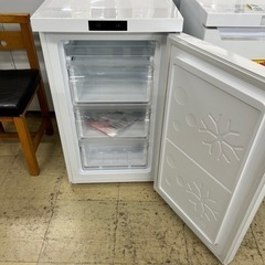 冷凍庫 ストッカー ホワイト Maxzenマクスゼン 64リットル 2022年製