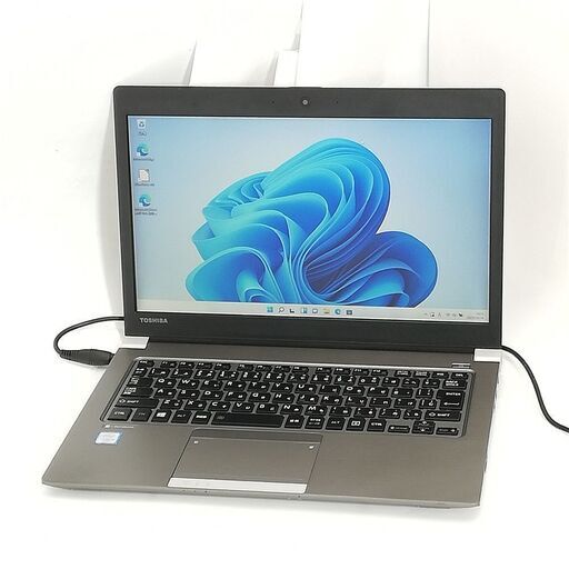 送料無料 高速SSD 13.3型 軽量 薄型 ノートパソコン 東芝 R63/D 中古良品 第6世代 Core i3 8GB 無線 Bluetooth Webカメラ Windows11 Office