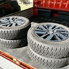 お取引中　ダイハツトール　アルミホイール付きスタッドレスタイヤ　冬タイヤ4本セット