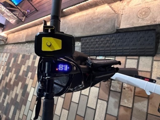 RUNBER 大容量折りたたみ電動自転車 後部座席とステップ付き「防犯登録済」