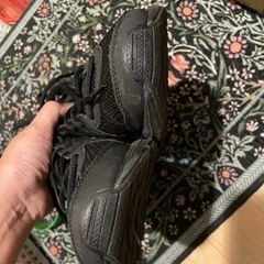 【終了】瞬足　黒　23.5cm.  2回使用　運動靴　通学