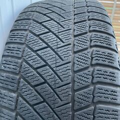 BMW218(F45)Mスポーツ純正ホイールとスタッドレスタイヤ