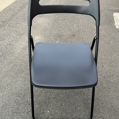 受け付け終了　IKEA 黒のパイプ椅子1脚