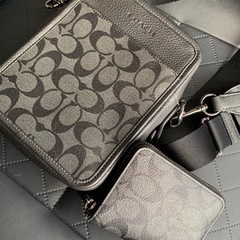 【お取引中】COACHメンズショルダーバッグ&財布セット