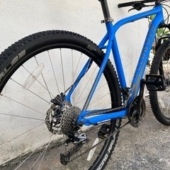 29インチ8段ギアMTBギアマウンテンバイク トレイルバイク街乗り通学車通勤