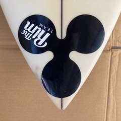 美品:継続販売中メイヘムサーフボード2年使用サブドライバーモデル【最終値下げ38000円→30000円】サーフボード