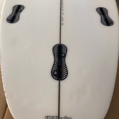 美品:継続販売中メイヘムサーフボード2年使用サブドライバーモデル【最終値下げ38000円→30000円】サーフボード