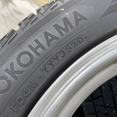 スタッドレスタイヤ　溝有り　YOKOHAMA アイスガード　ホイール付き