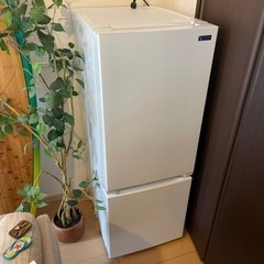 冷蔵庫　142L