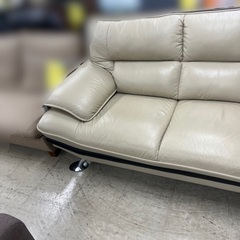 J2764 【値下げ！】ニトリ NITORI  本革 レザー3人掛けソファ ロゾ4 モダンデザインソファ 3人掛けセミハイバックソファ クリーニング済み 新品参考価格116,100円