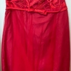 ウエディングドレス  赤色