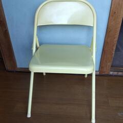 【お話中】黄色いかわいいスチールの椅子(傷汚れあります)