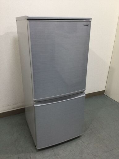 (11/25受渡済)YJT7632【SHARP/シャープ 2ドア冷蔵庫】2022年製 SJ-D14F-S 家電 キッチン 冷蔵冷凍庫 137L