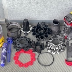 【超美品】dyson ダイソン V8 fluffy 分解清掃済み