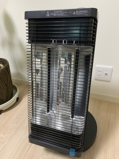 【美品】遠赤外線暖房機セラムヒートDAIKIN ERFT11WS-H(2019年製)