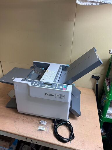 Duplo 卓上型紙折機 品番 DF-870 A3・B6サイズ対応 折り形態8通り 紙折機 事務 店舗用品 デュプロ