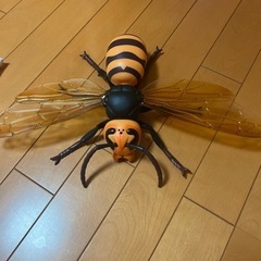 スズメバチ　おもちゃ　大