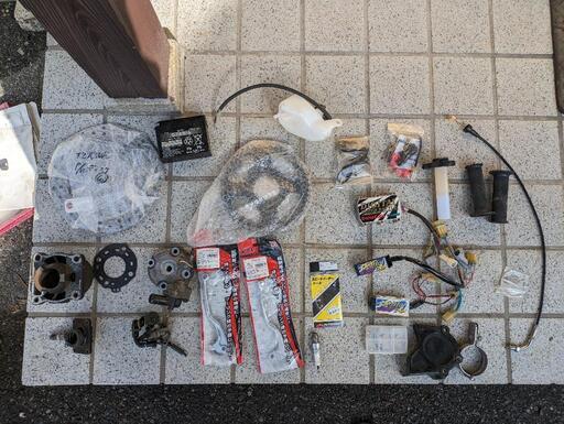 22日　日曜まで！　tzr50r 4eu　75cc 不動　　予備部品大量　欠品部品一部あり 22日 日曜まで！ tzr50r 4eu 75cc 不動 予備部品大量 欠品部品一部