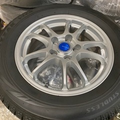 【値下げ】スタッドレス　215/60Ｒ16 ４本セット