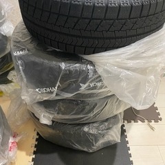 【値下げ】スタッドレス　215/60Ｒ16 ４本セット
