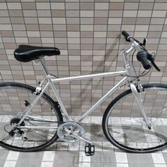 【お話中】試乗OK❗分解清掃済み❗美車 700C クロスバイク 6段変速シルバー🎵