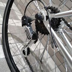 【お話中】試乗OK❗分解清掃済み❗美車 700C クロスバイク 6段変速シルバー🎵