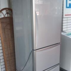 冷蔵庫　2014年製　高さ180㎝くらい