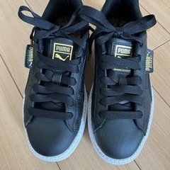 PUMA 厚底スニーカー