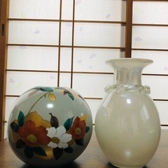 花瓶２つ