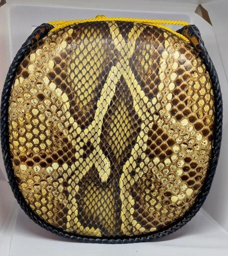 三線 (胴、革チーガ)