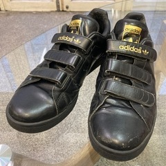 adidas「スタンスミス」ベルクロブラック×ゴールド（28cm）