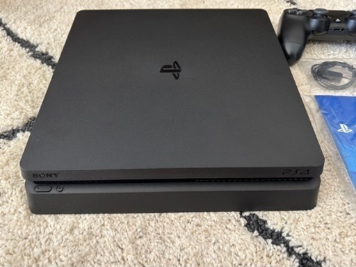 PlayStation 4 ジェット・ブラック 500GB (CUH-2100AB01)