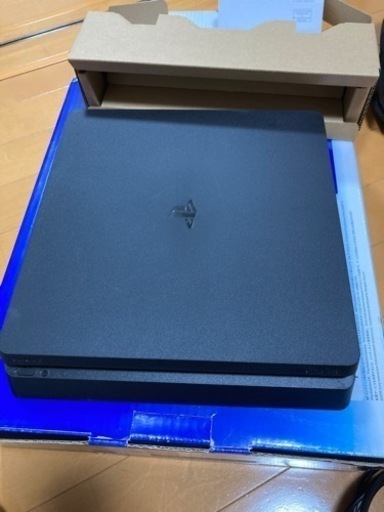 美品　PlayStation®4 ジェットブラック500GB CUH-2100AB01