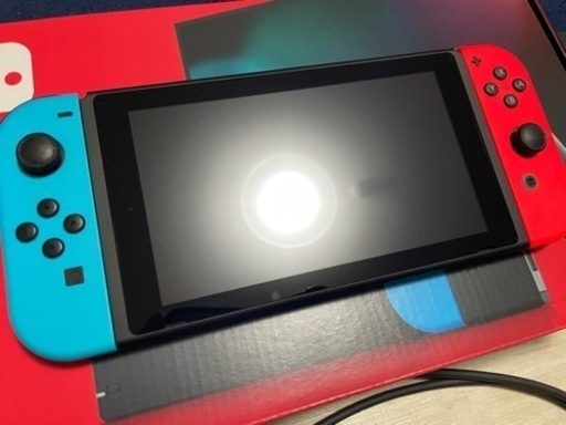 【美品】Nintendo Switch 本体(コントローラー2個付き)