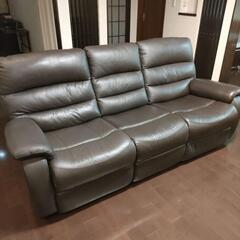 3人用電動本革テーブル付きリクライニングソファ　作動不良があります