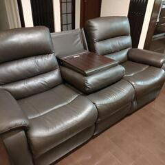 3人用電動本革テーブル付きリクライニングソファ　作動不良があります