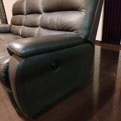 3人用電動本革テーブル付きリクライニングソファ　作動不良があります