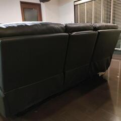 3人用電動本革テーブル付きリクライニングソファ　作動不良があります
