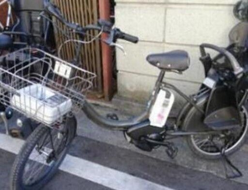 131２０インチ、子供乗せ２人乗り、前かご、後ろチャイルドシート、  ブリヂストン、ヤマハ、共同生産モデル。電動アシスト自転車、   バッテリーは、新品の９０％以上の性能でコンディション良好です。   １回の充電で３０ｋｍ以上の走行可能でコンデション良好です。  ️バッテリーを新品に変更可能です。１５０００円プラスです。  後ろチャイルドシートは、かごに変更も可能 です。土日もお子様とご試乗可能です。  電動自転車は、展示ベースに、在庫が２０台以上ありますので、複数のご試乗
