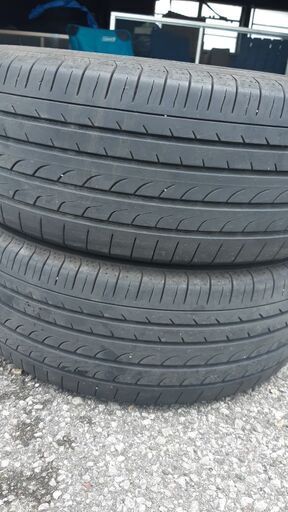 話題のヨコハマ ブルーアースRV02 215/60/R16 2018年16週 2本を