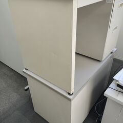 差し上げます。オフィス用デスク×6台。小さな会社のスタートにどう...