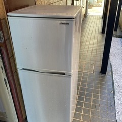 2016年式　単身用冷蔵庫　
