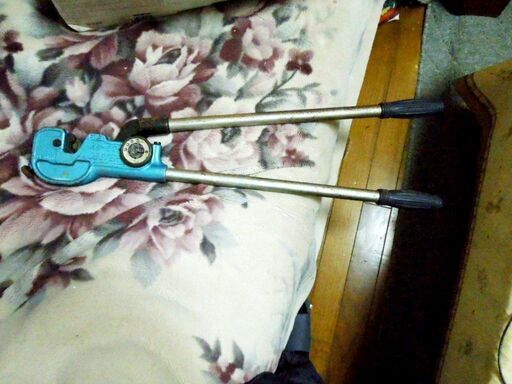 エビ 強力型圧着工具 銅線用裸圧着端子・裸圧着スリーブ(P.B)用 AK60(USED品）です。