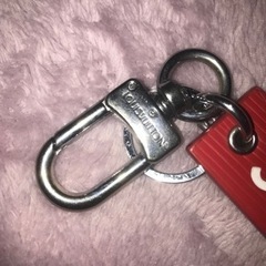 ルイヴィトン supreme キーホルダー