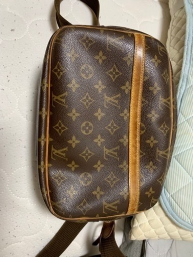 VUITTON  ショルダーバックリポーター